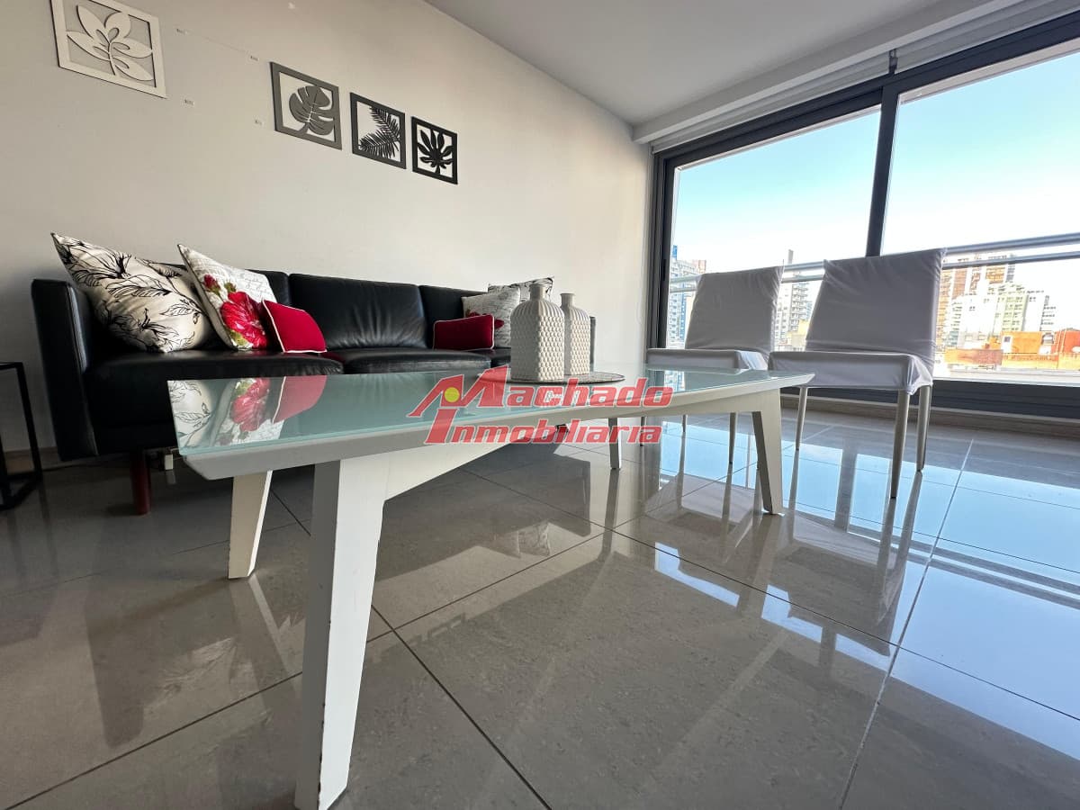 Venta de apartamento de dos dormitorios zona playa brava