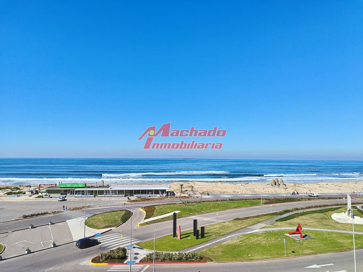 VENTA DE APARTAMENTO DE 3 DORMITORIOS EN PUNTA DEL ESTE