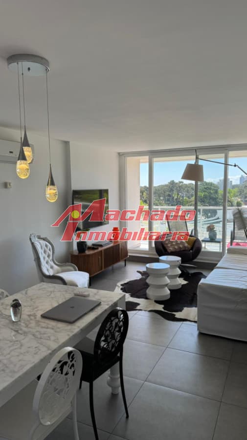 Apartamento en alquiler temporal. 1 y medio dorm, Torre de categoria