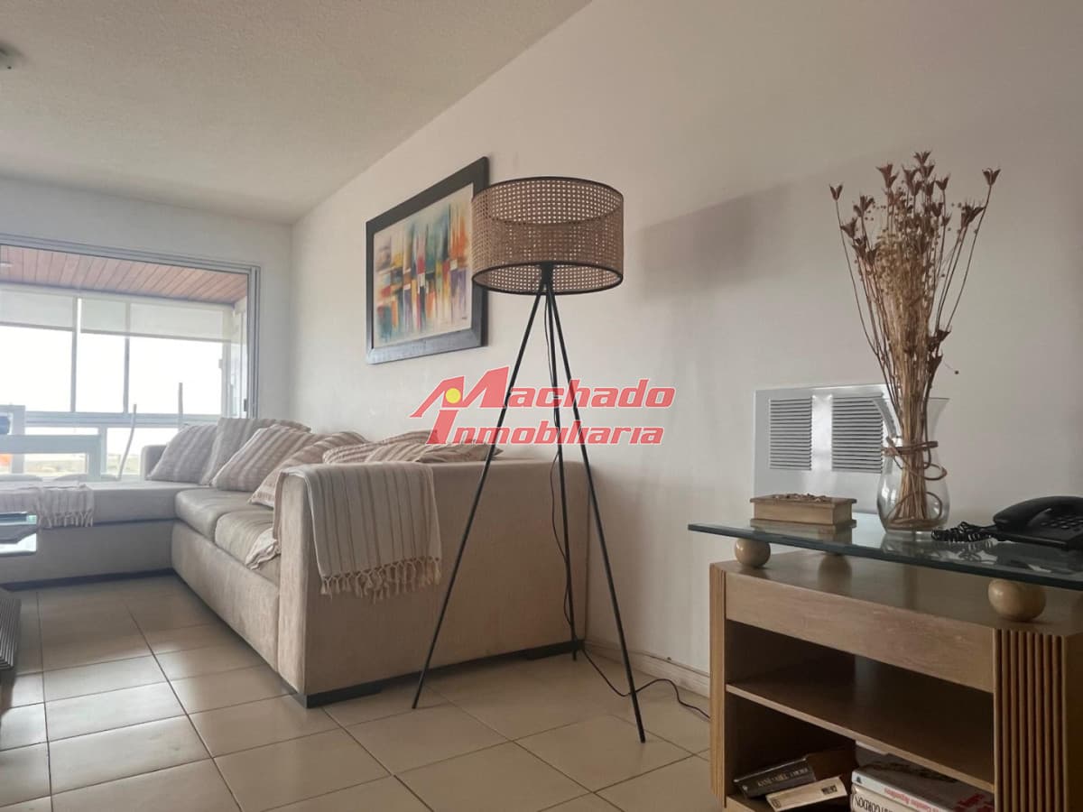 Apartamento en primera linea de playa brava en alquiler temporal