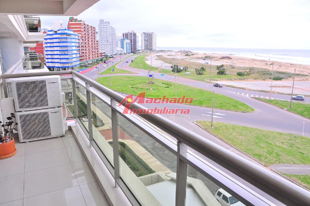 venta y alquiler sobre playa brava Punta del Este