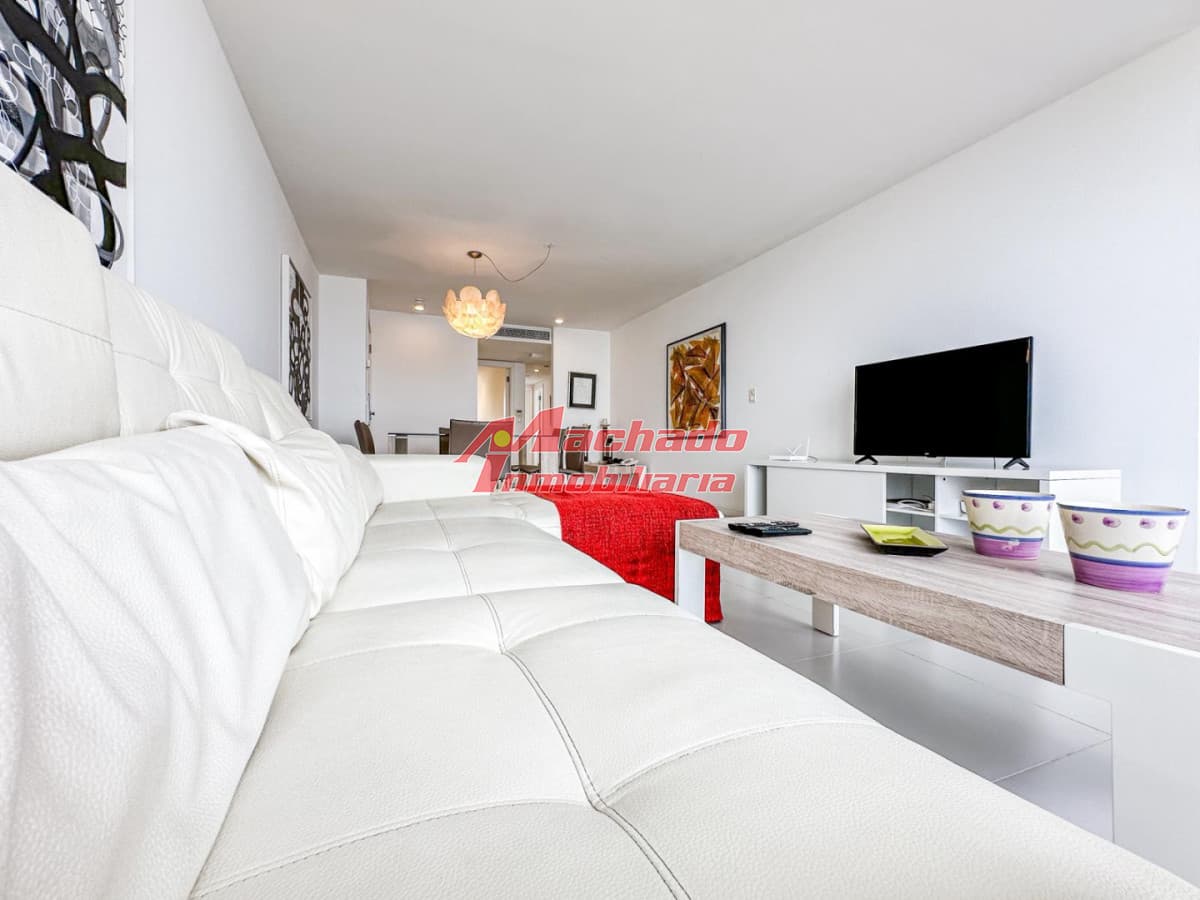 Apartamento en venta - Primera Linea playa mansa - Torre de categoria
