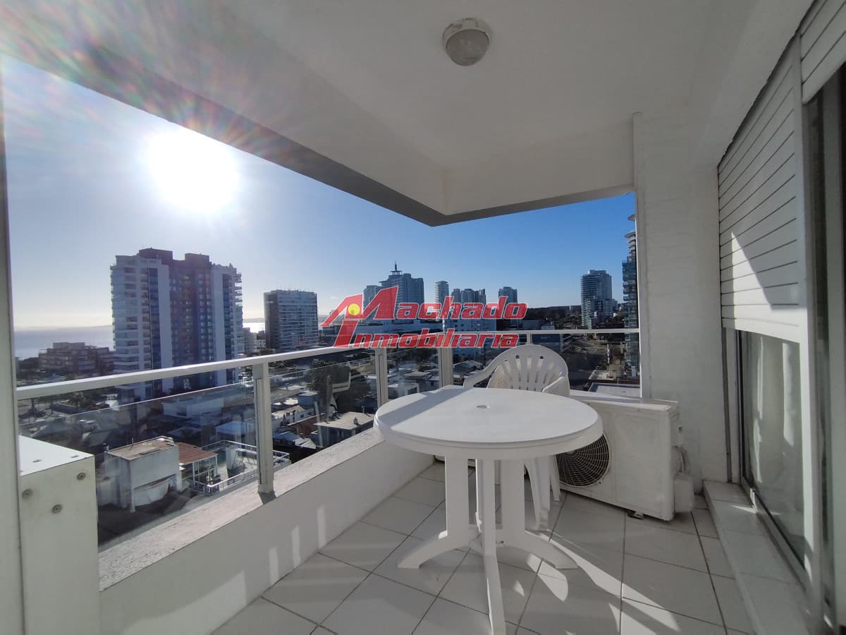 Alquiler apartamento de 3 dormitorios en Punta del Este.