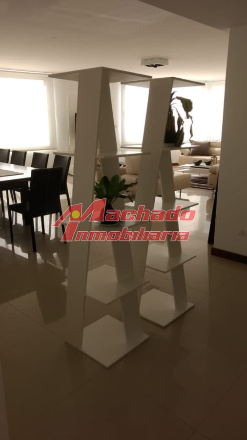 Alquiler y venta de excepcional departamento en Punta del Este