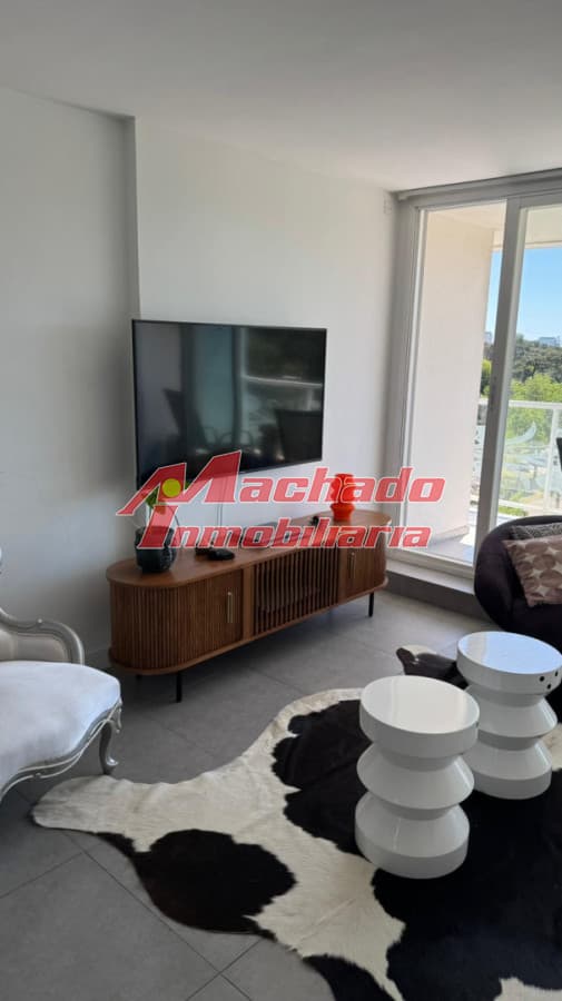 Apartamento en alquiler temporal. 1 y medio dorm, Torre de categoria