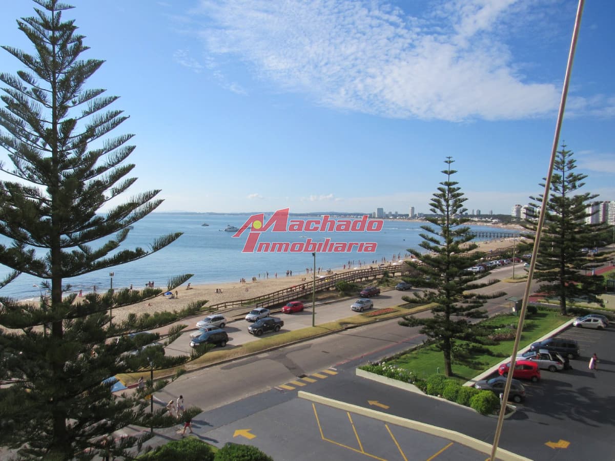 Alquiler y venta de apartamento de 3 dormitorios en Punta del Este