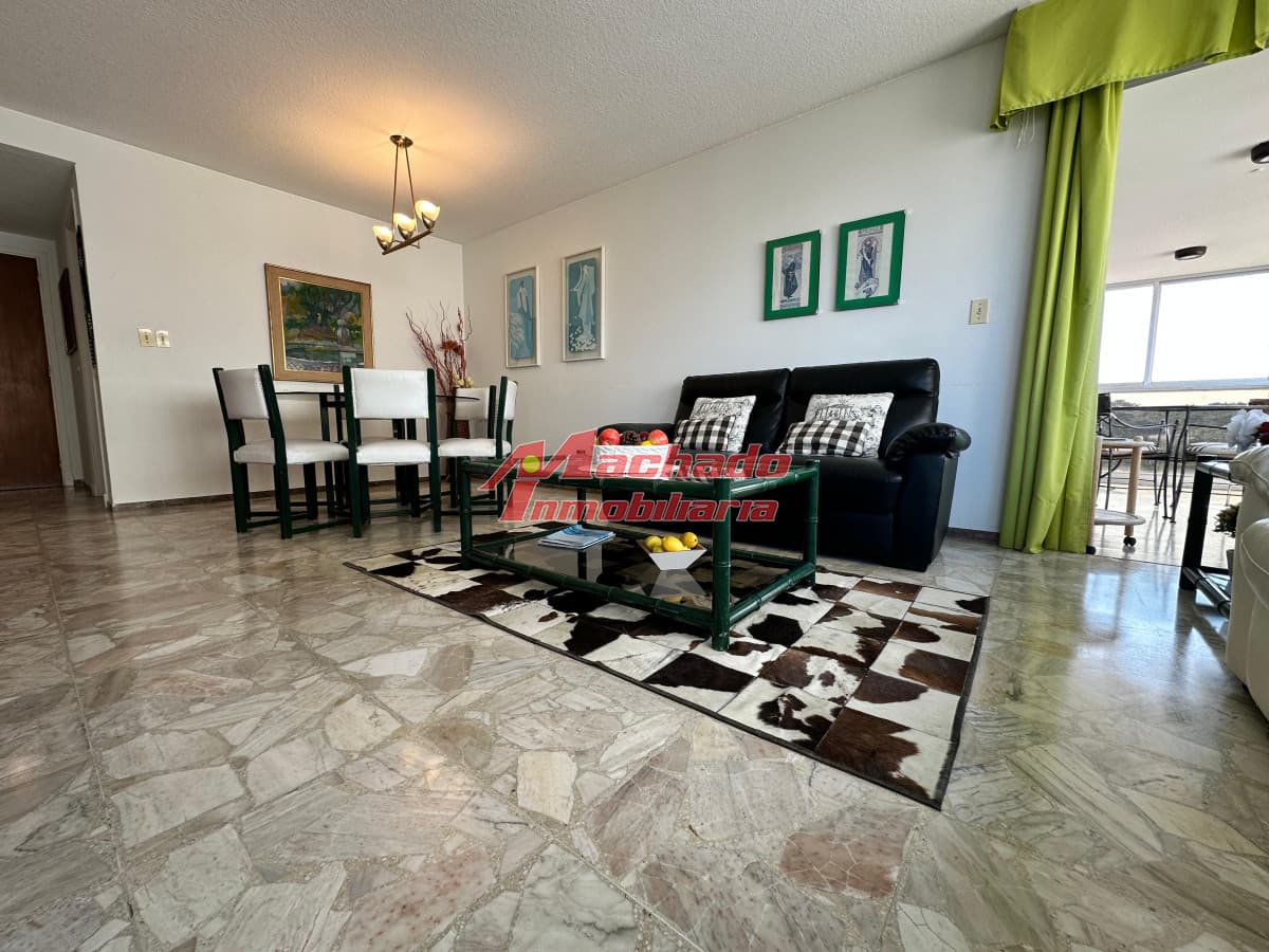 Apartamento en venta de dos dormitorios en Playa mansa