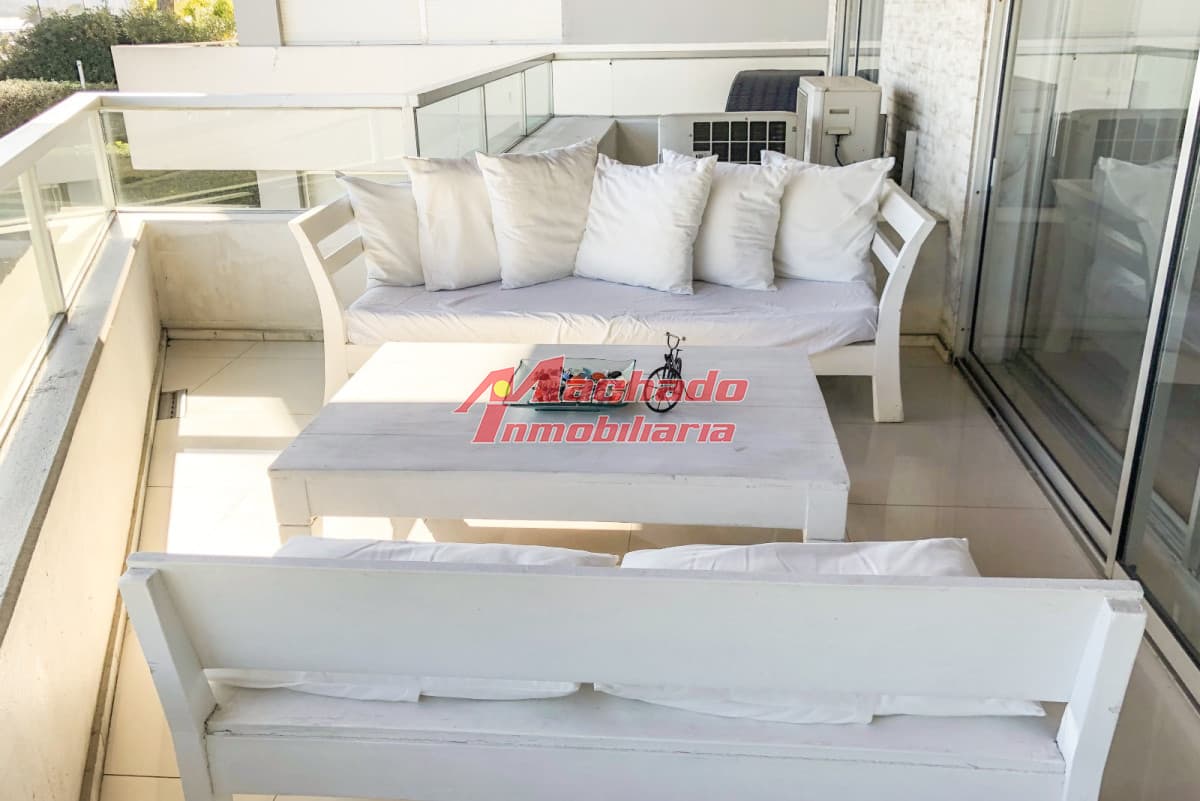 Apartamento En Venta Edificio Espigon Frente Al Puerto.