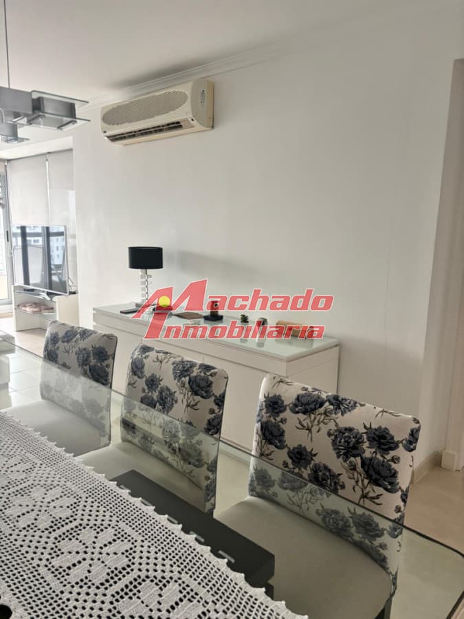 Apartamento de 2 dormitorios en Playa Mansa en venta