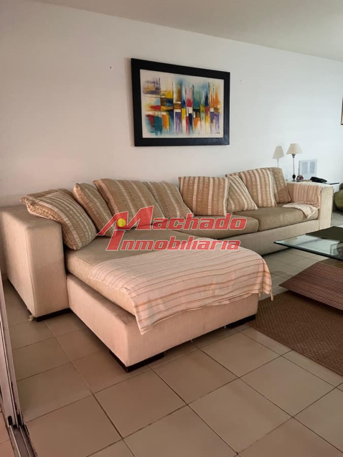 Apartamento en primera linea de playa brava en alquiler temporal