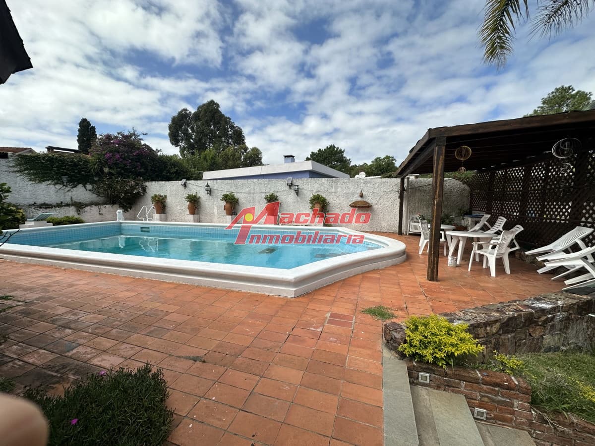 Casa de 7 dormitorios en venta en Punta del Este