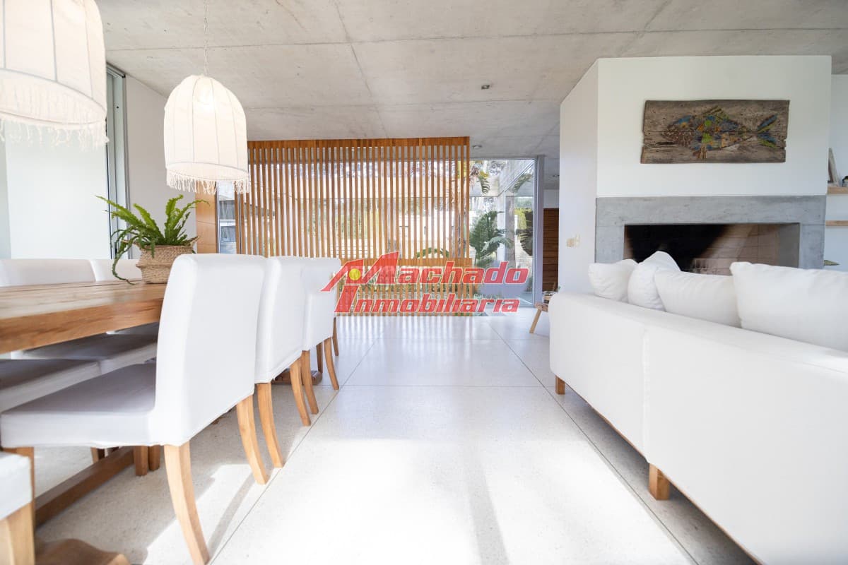 Venta Casa en venta, 4 dormitorios, en Rincón del Indio - barrio privado Noreste Residences