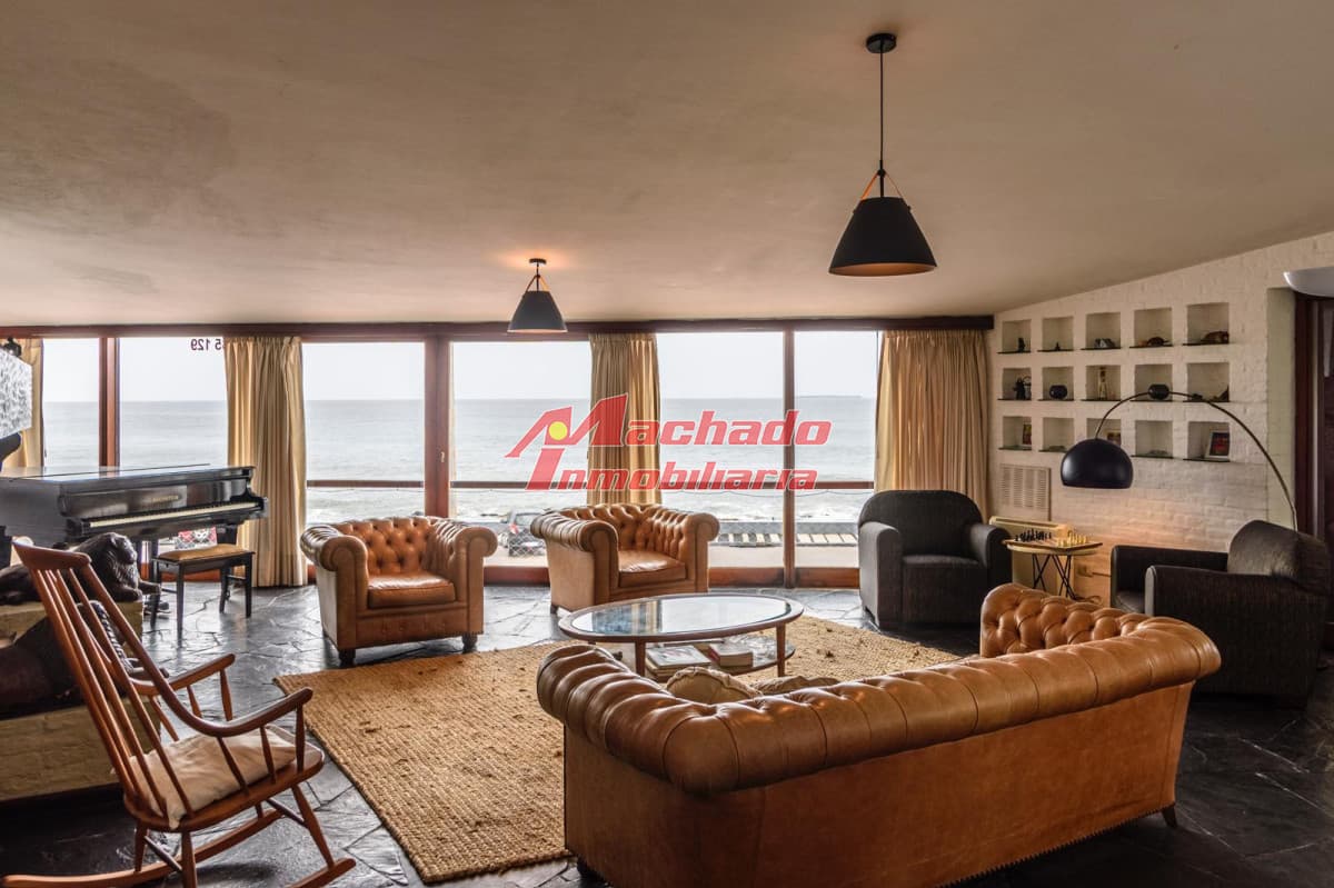 Casa en venta y alquiler de temporada en Peninsula Punta del Este