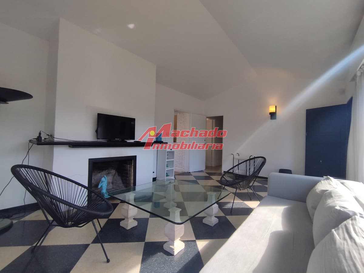 Alquiler de casa de dos dormitorios  en Punta del Este
