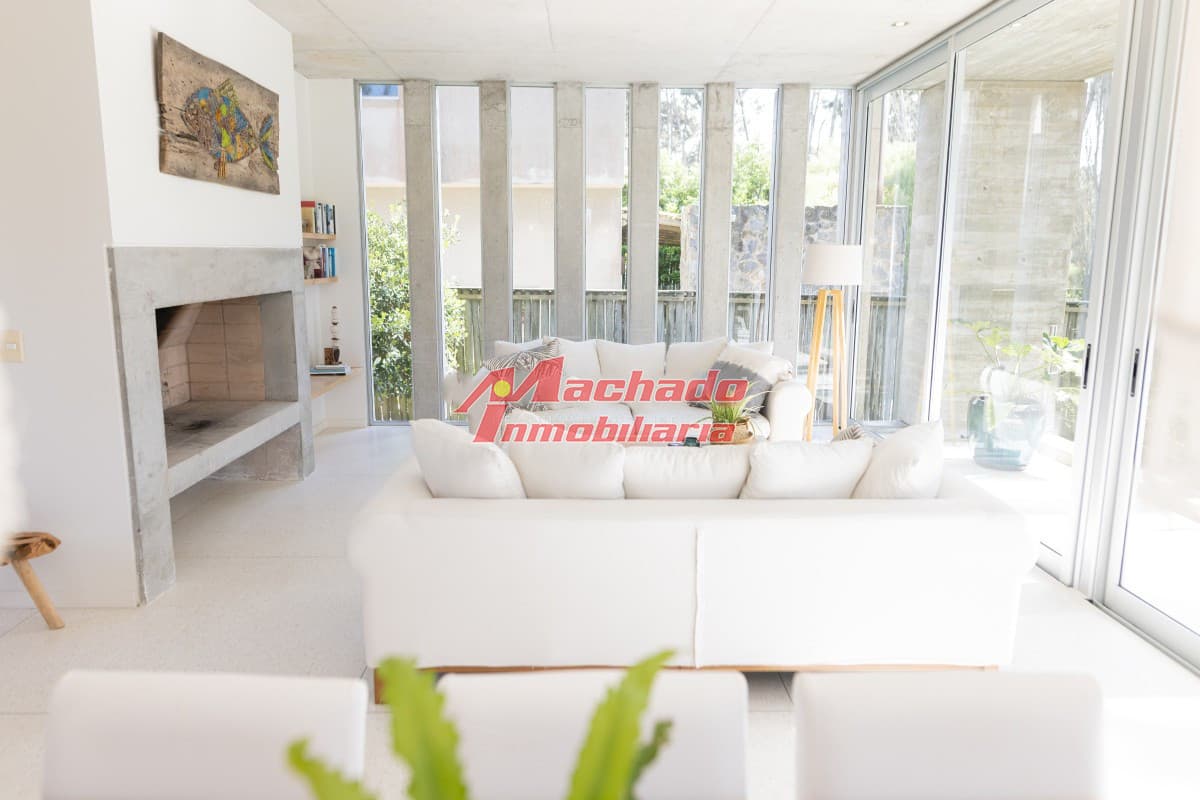 Venta Casa en venta, 4 dormitorios, en Rincón del Indio - barrio privado Noreste Residences