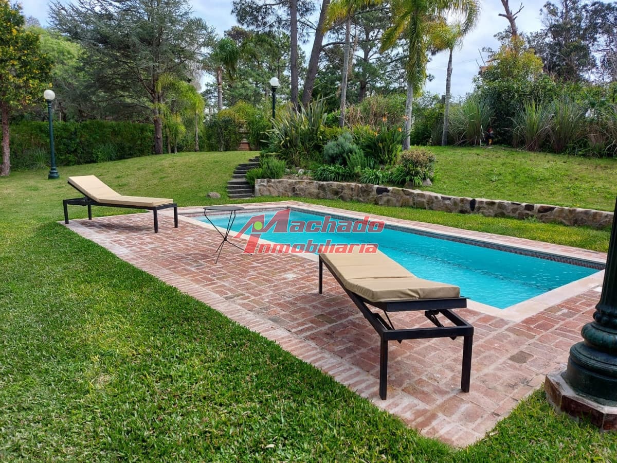alquiler de muy buena casa en Golf, con piscina