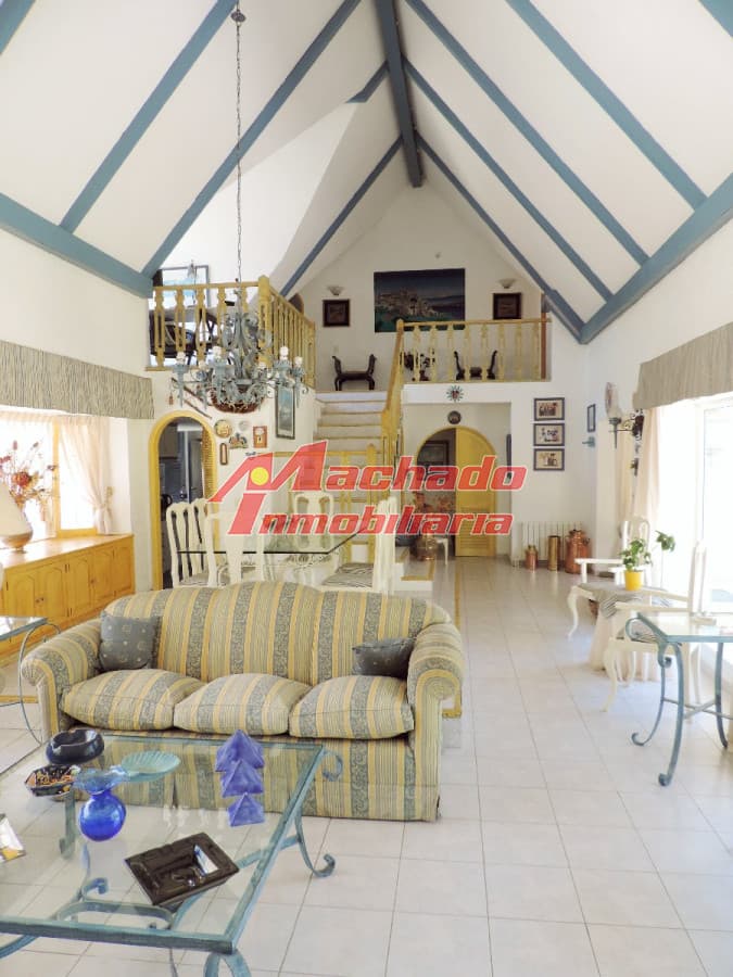 VENDO CASA DE 5 DORMITORIOS EN PUNTA DEL ESTE