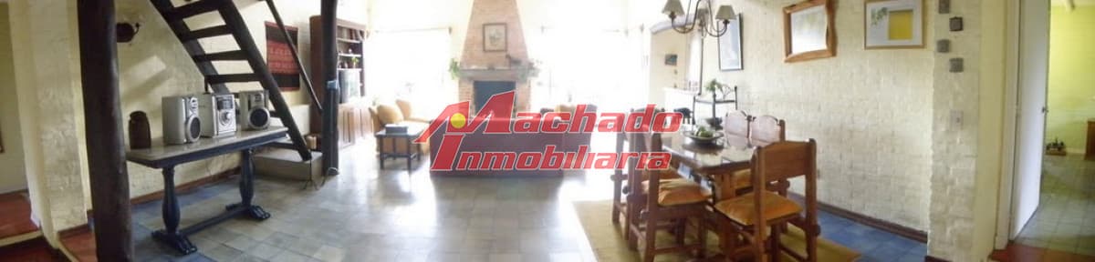 Casa en venta y alquiler de 3 dormitorios y dep. de servicio en La Barra.