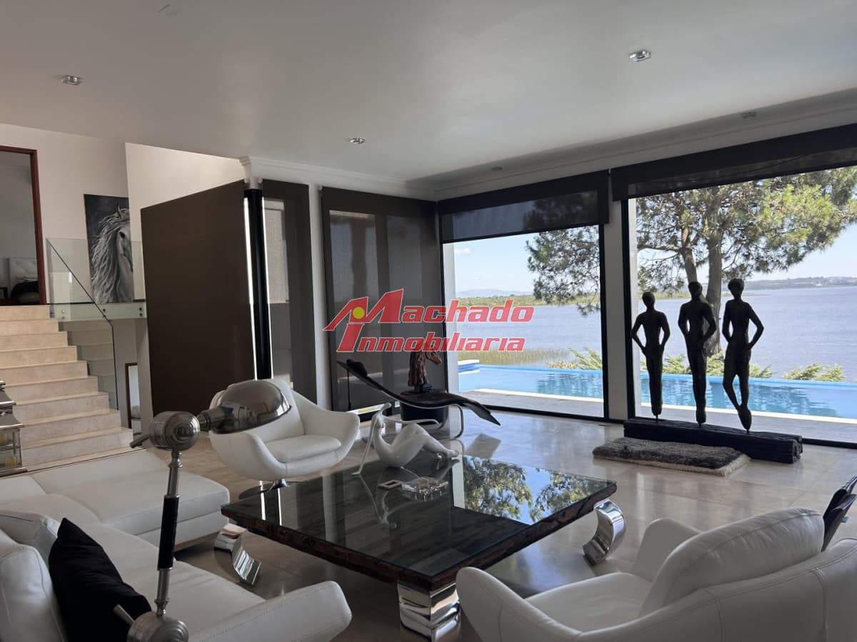 Casa en venta en Club del Lago - Primera linea a la laguna