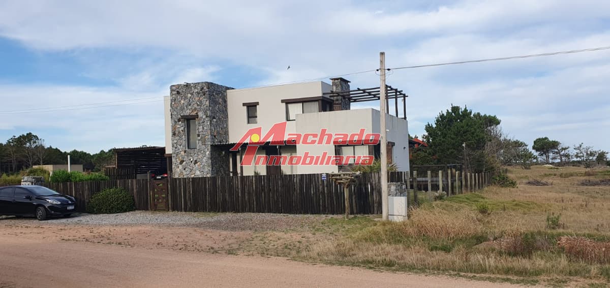 Alquiler y venta de casa de 5 dormitorios en José Ignacio
