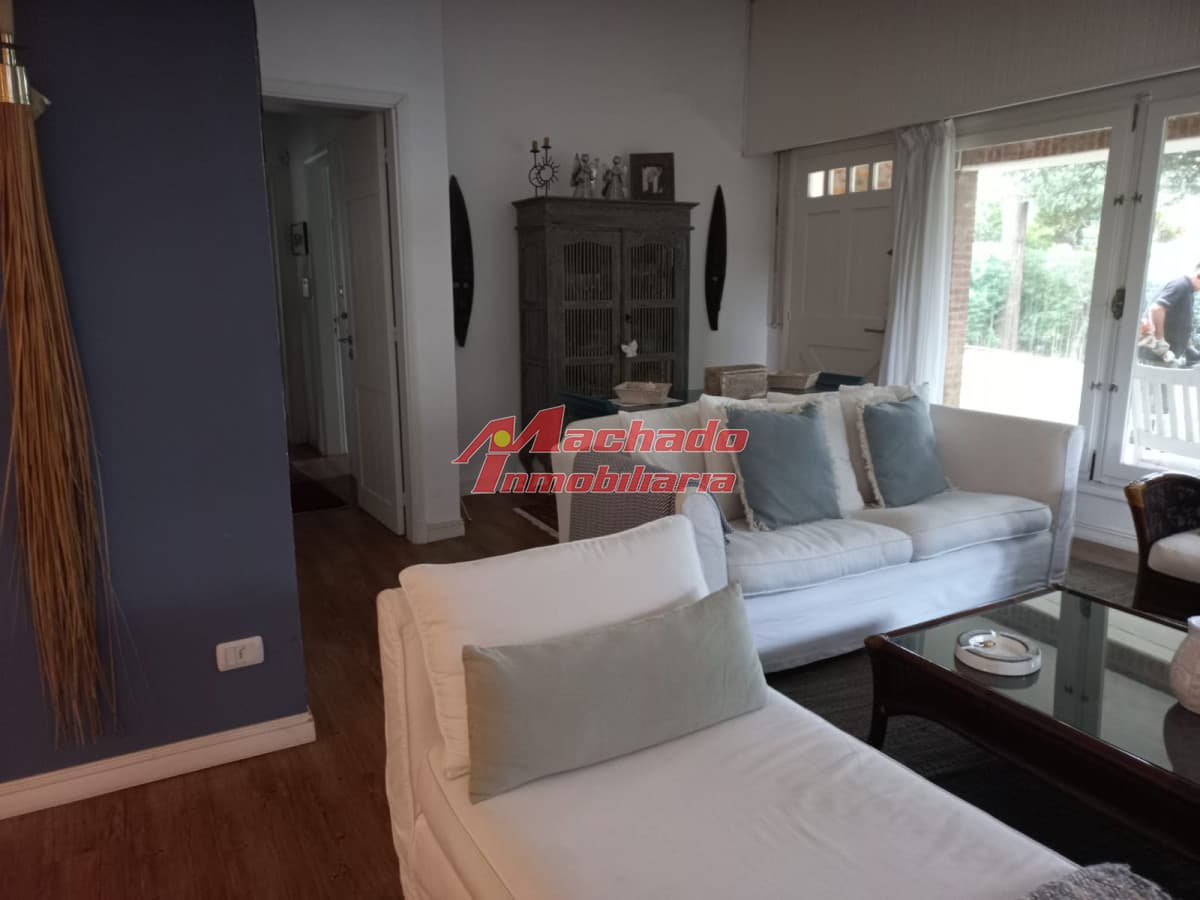 Alquiler anual y de temporada de casa de 3 dormitorios en Punta del Este