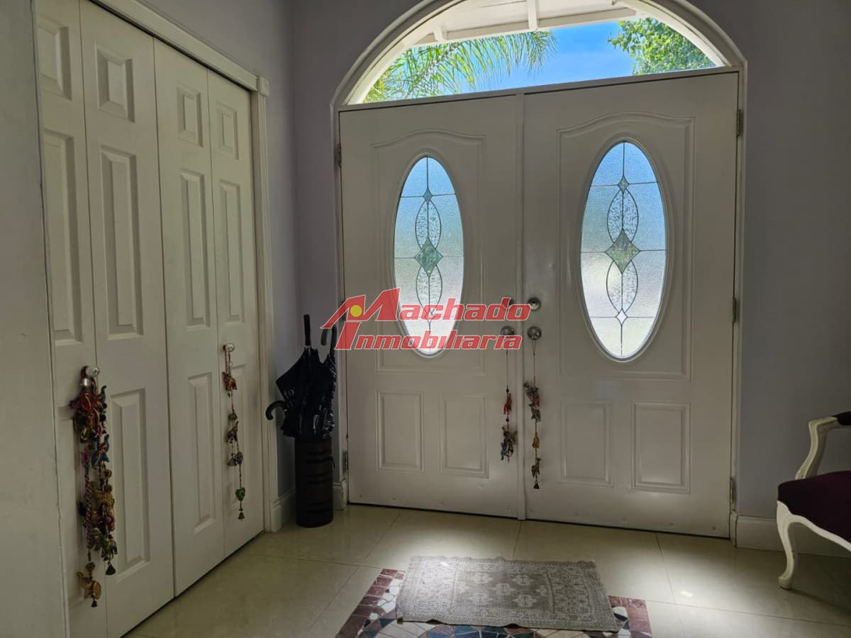 Casa en venta en La Arbolada. 5 dormitorios, piscina, parrillero