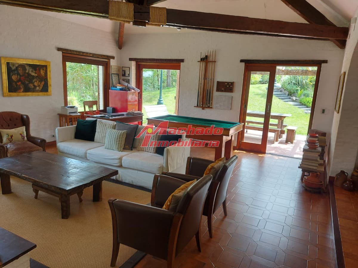 alquiler de muy buena casa en Golf, con piscina