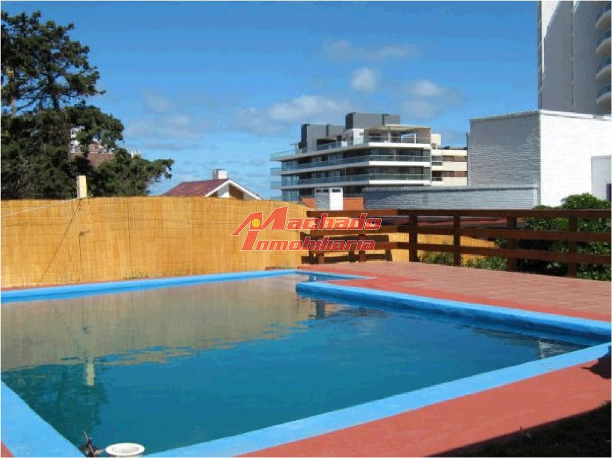 Alquiler y  venta de de casa de 4 dormitorios en Punta del Este