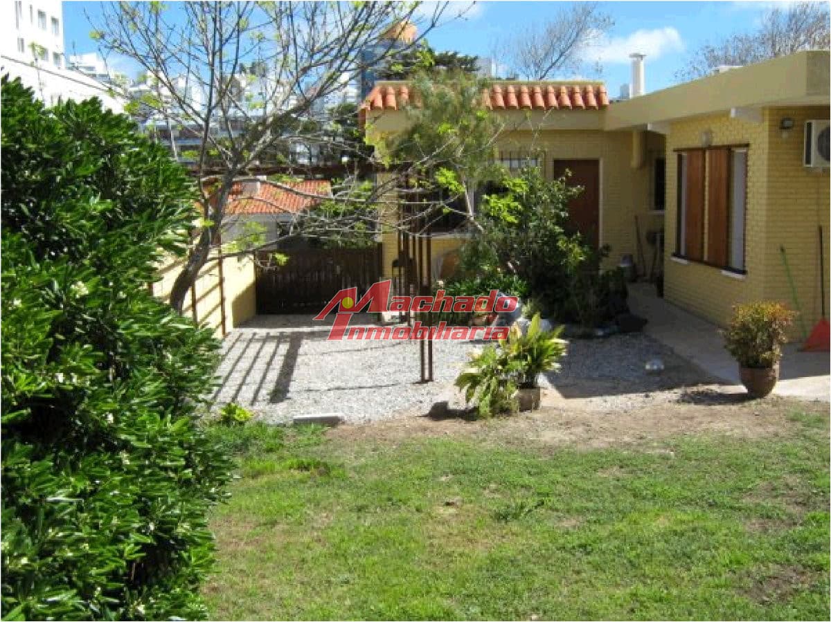 Alquiler y  venta de de casa de 4 dormitorios en Punta del Este