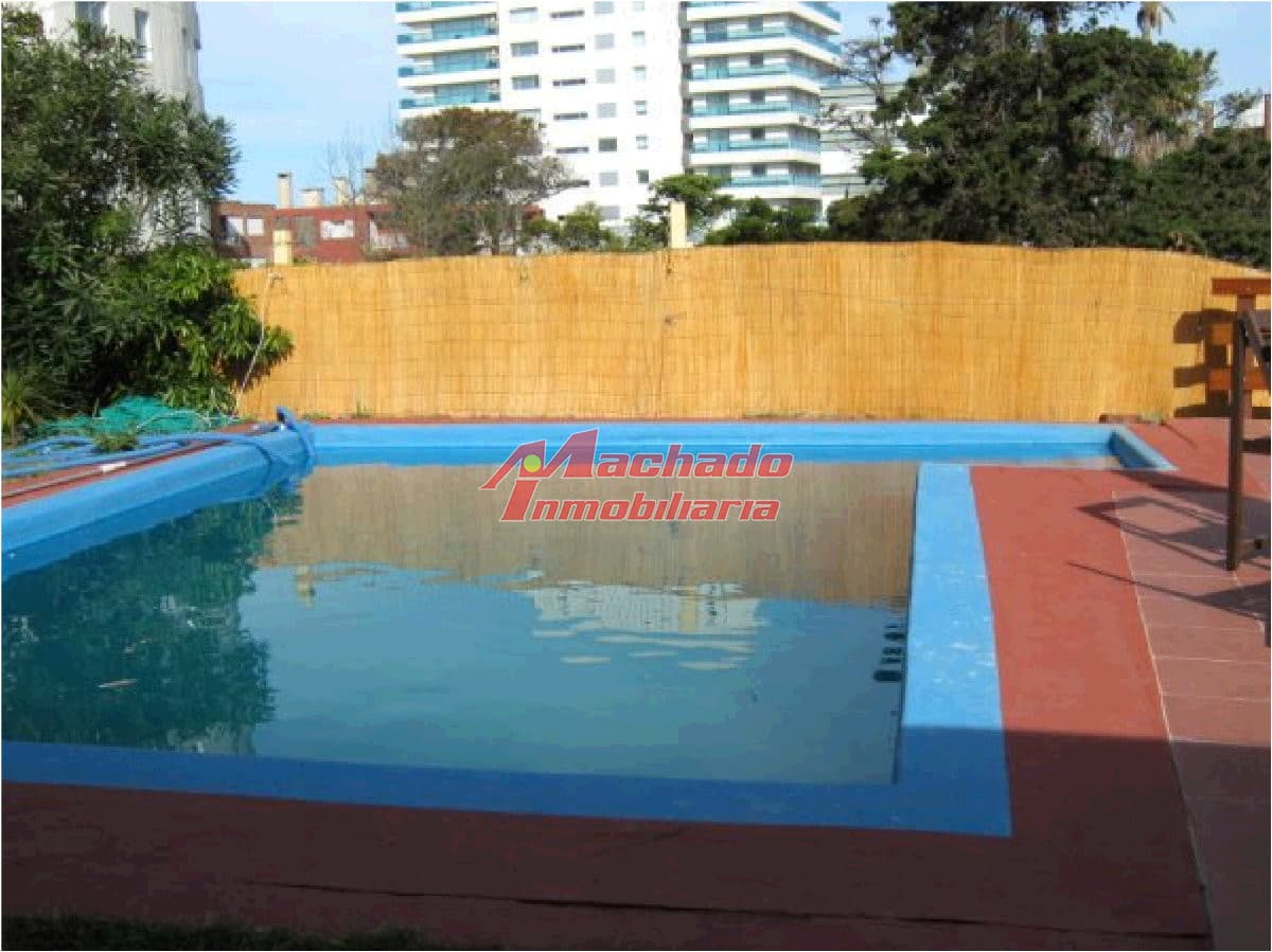Alquiler y  venta de de casa de 4 dormitorios en Punta del Este