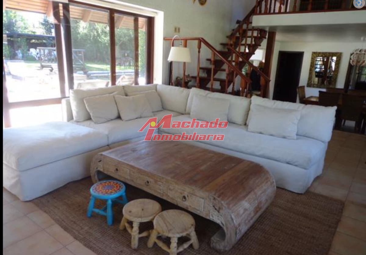 Casa en zona Residencial para alquiler de temporada, Punta del Este.
