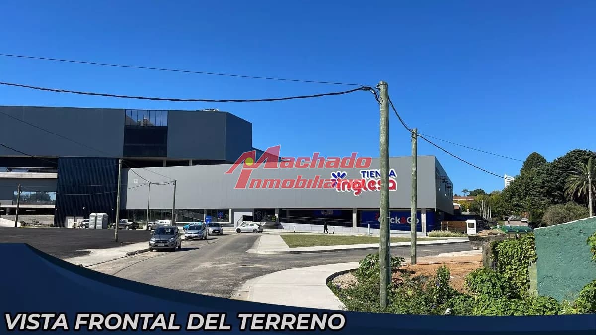 Oportunidad de venta, terreno una excelente ubicación, para Inversionistas.