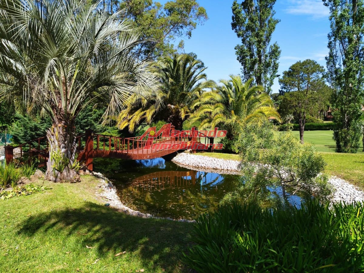 Venta de terreno en Barrio Parque del Golf