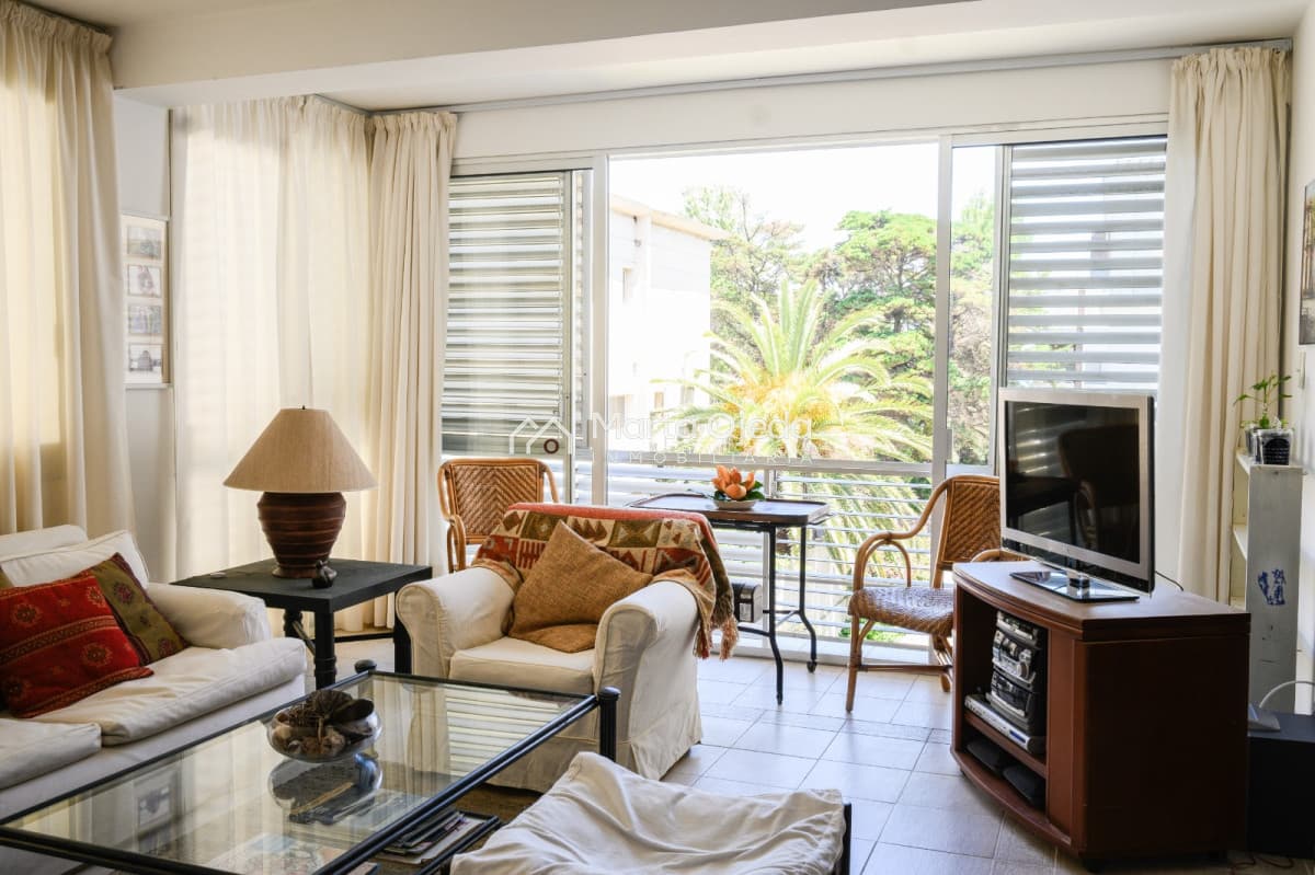 Apartamento ID.41501 - Apartamento en venta dos dormitorios y dependencia de servicio en Punta del Este