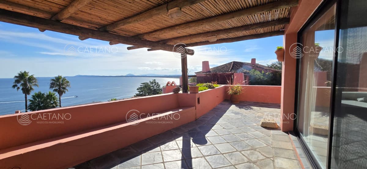 aprtamento en Punta Ballena, espectacular vista con Parrillero propio