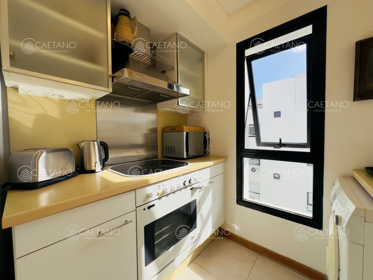 Apartamento en venta frente a playa brava.