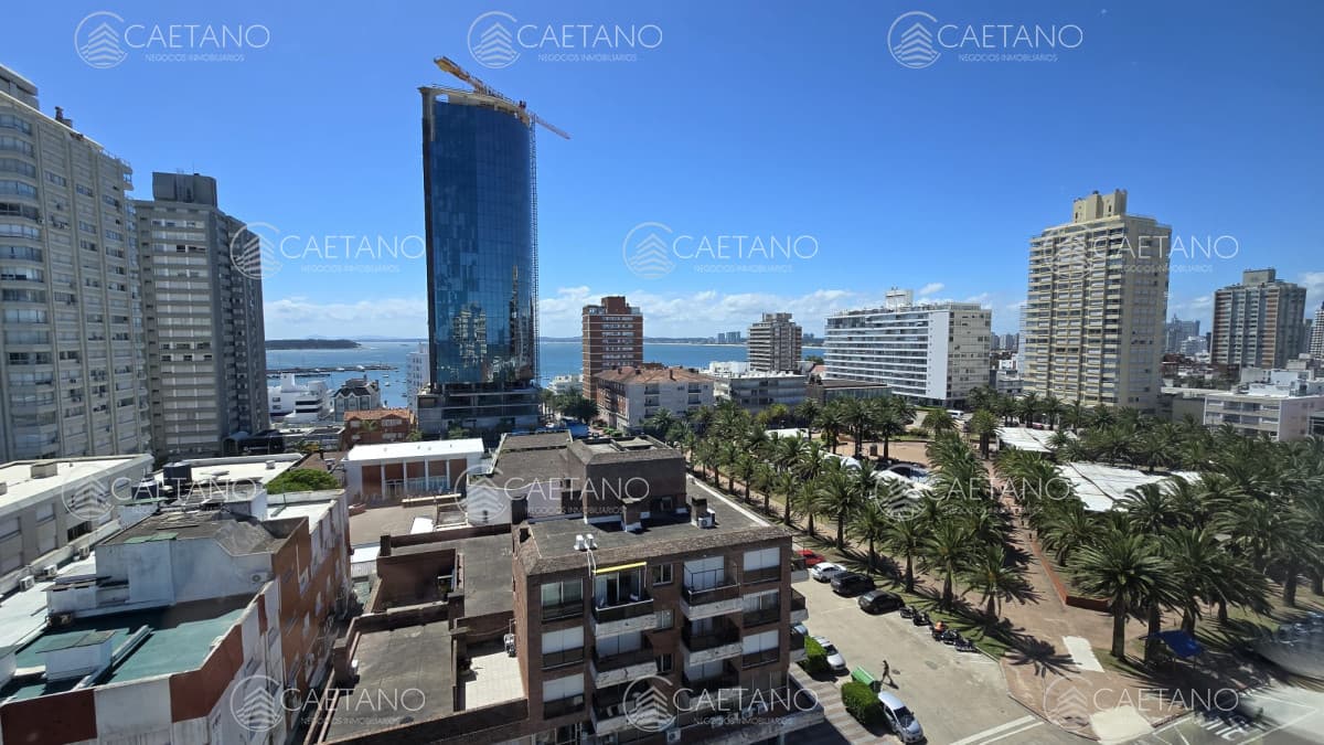 Apartamento en venta de 3 dormitorios en Punta del Este