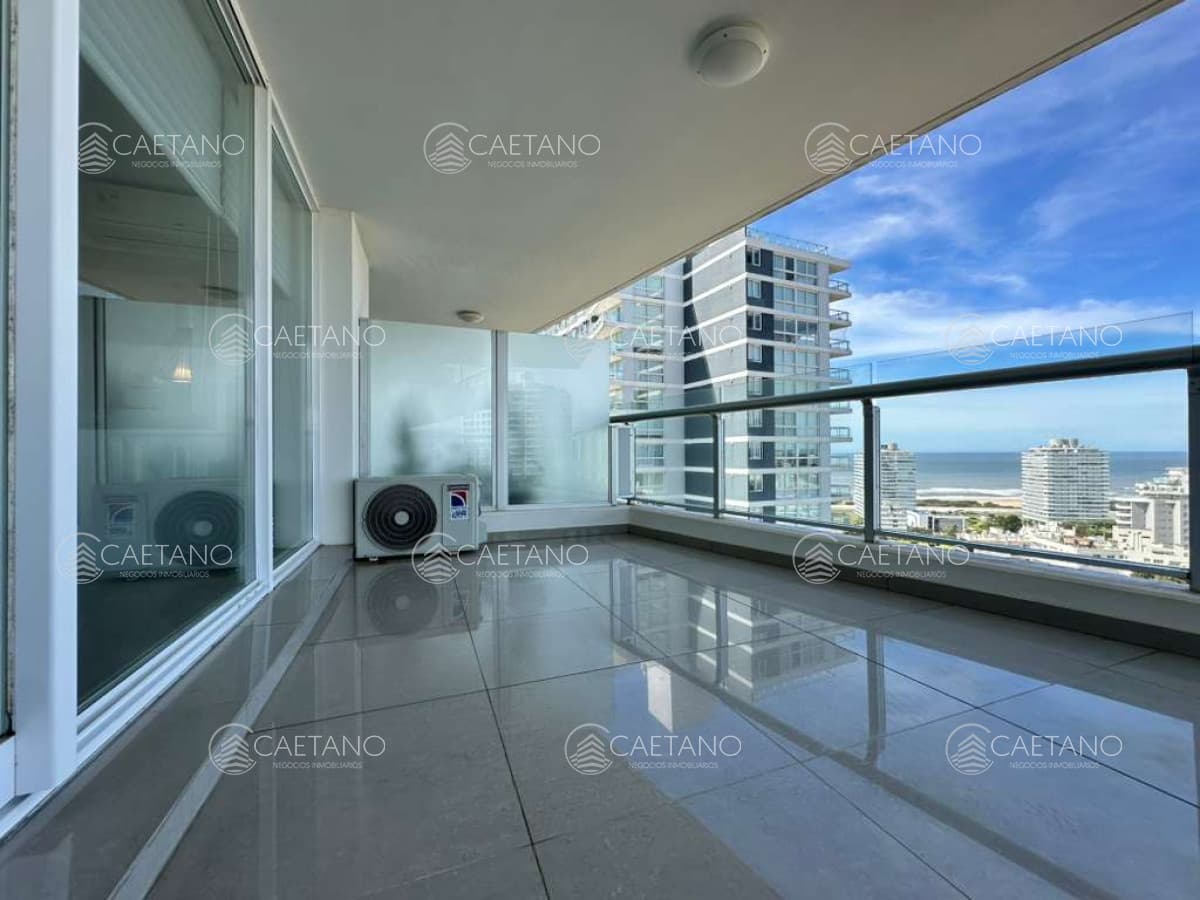 Alquiler y venta de apartamento de 3 dormitorios en Punta del Este