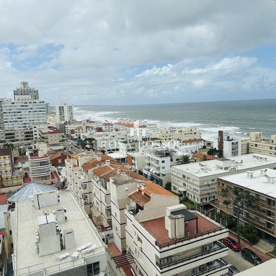 Venta y alquiler de apartamento de 3 dormitorios en Punta del Este