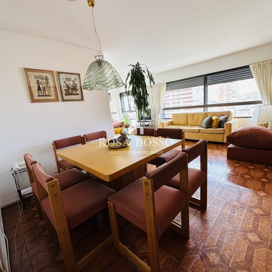 Venta y alquiler de apartamento de 3 dormitorios en Punta del Este