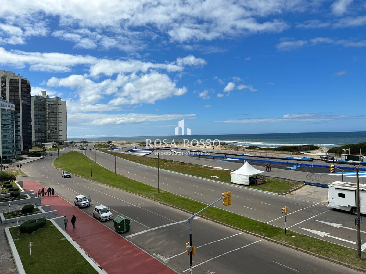 Apartamento Venta Primera Línea 2 dormitorios Brava Punta del Este