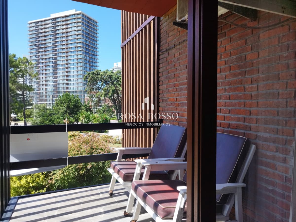 Departamento de dos dormitorios en venta en Punta del Este
