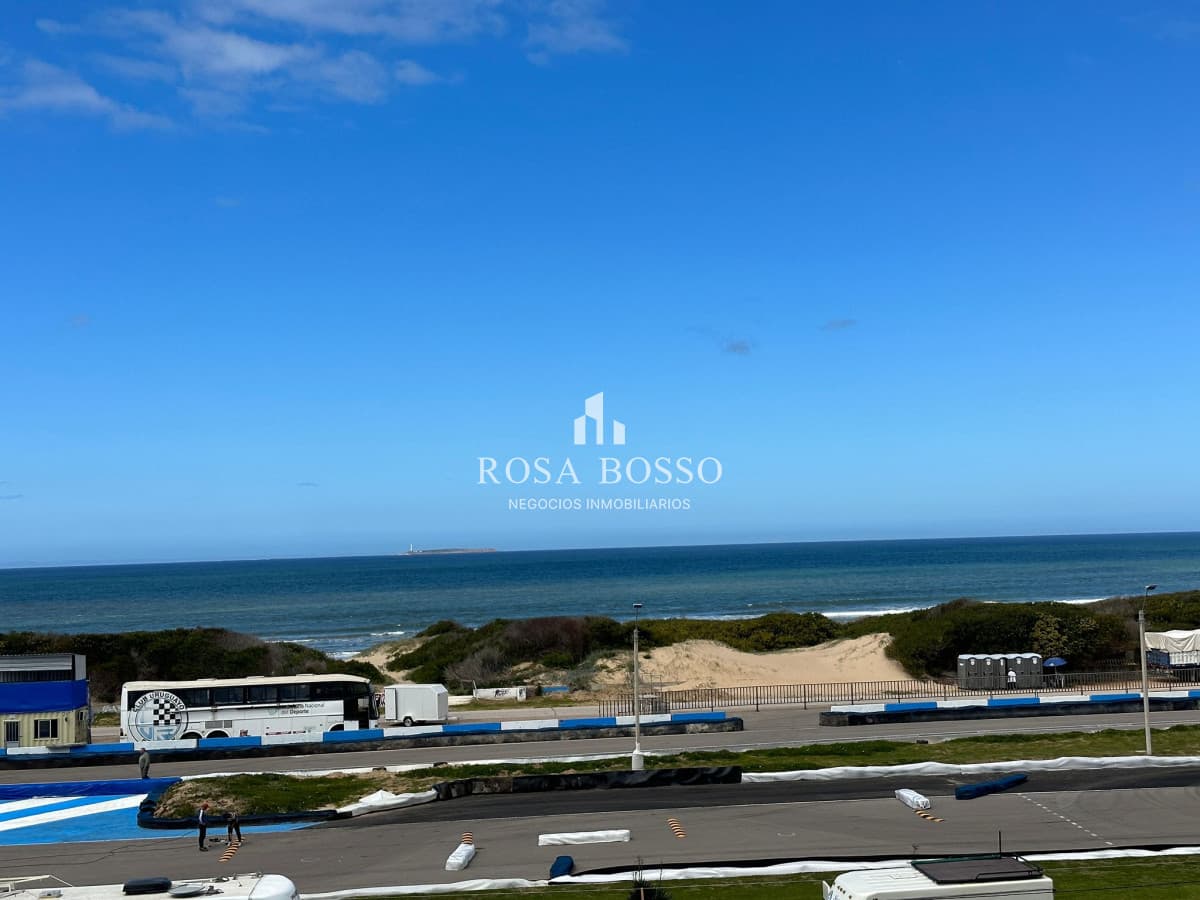 Apartamento Venta Primera Línea 2 dormitorios Brava Punta del Este