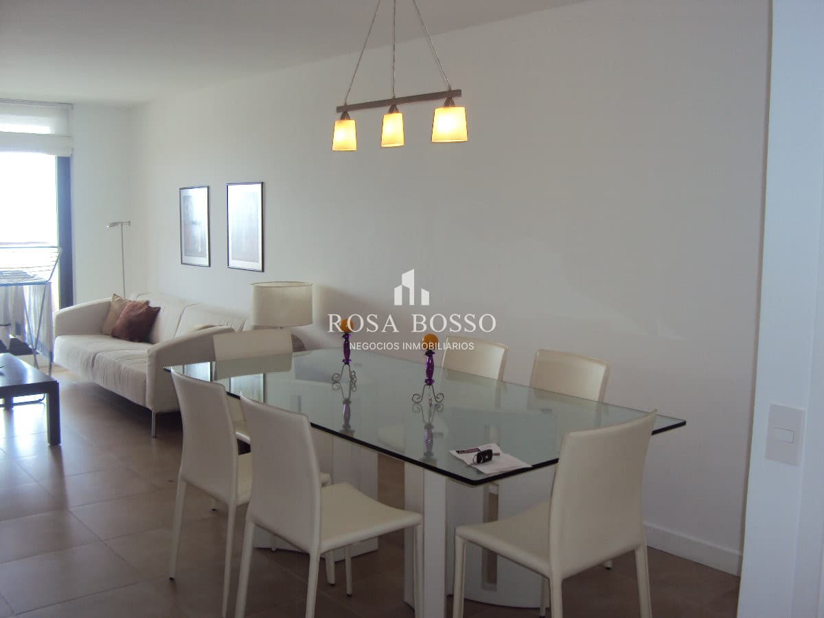 Apartamento en venta de dos dormitorios en Punta del Este