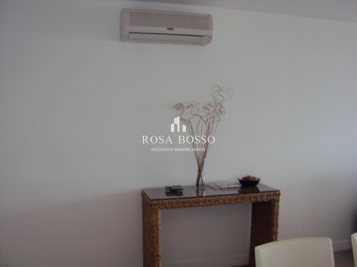 Apartamento en venta de dos dormitorios en Punta del Este