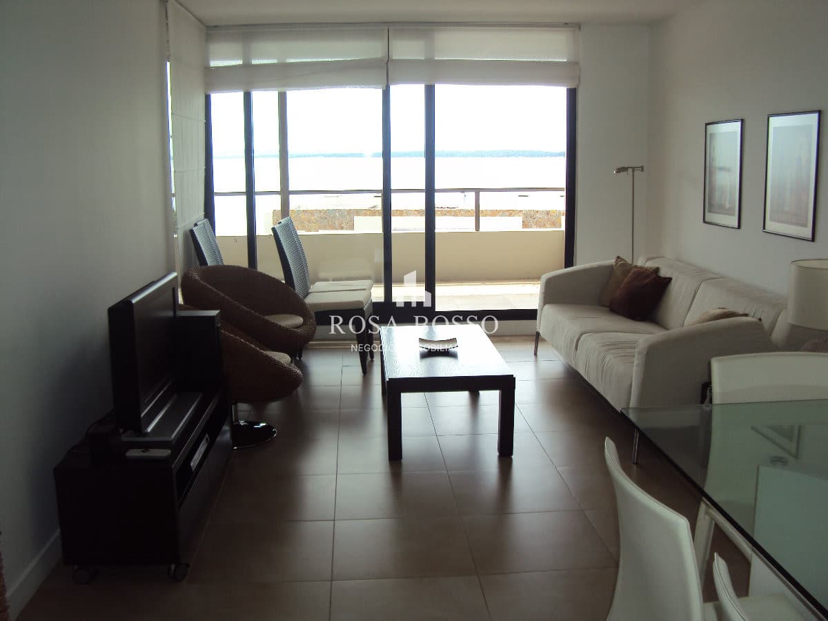 Apartamento en venta de dos dormitorios en Punta del Este