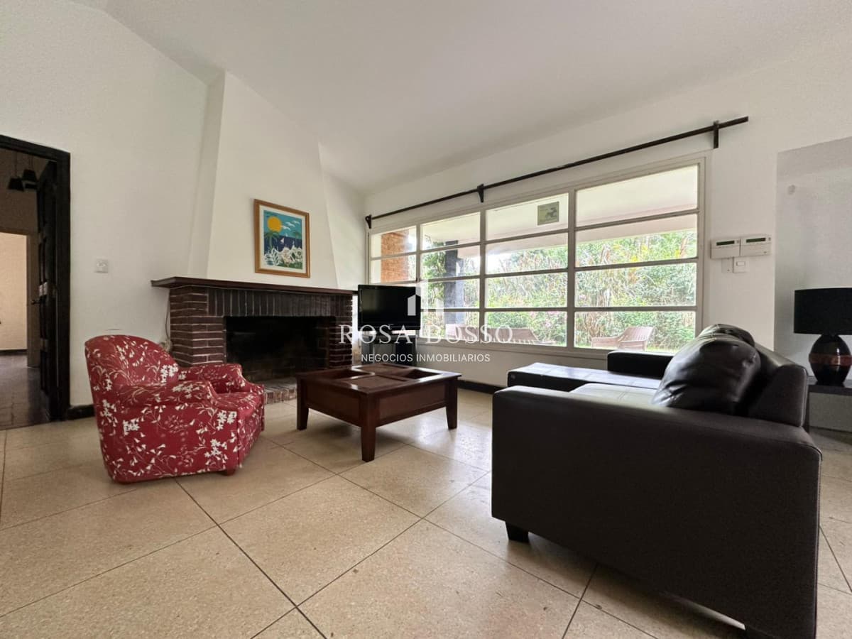 Casa de 3 dormitorios en venta en Cantegril