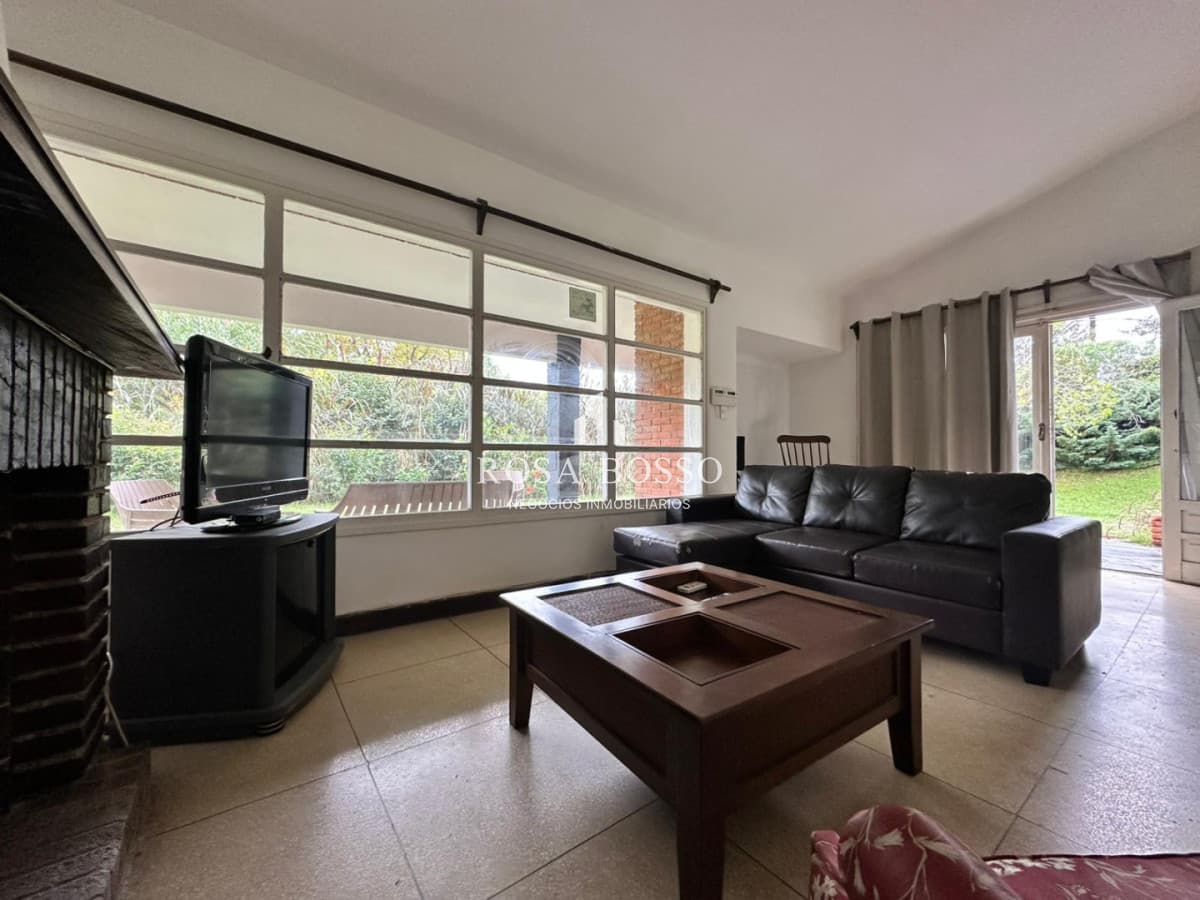Casa de 3 dormitorios en venta en Cantegril