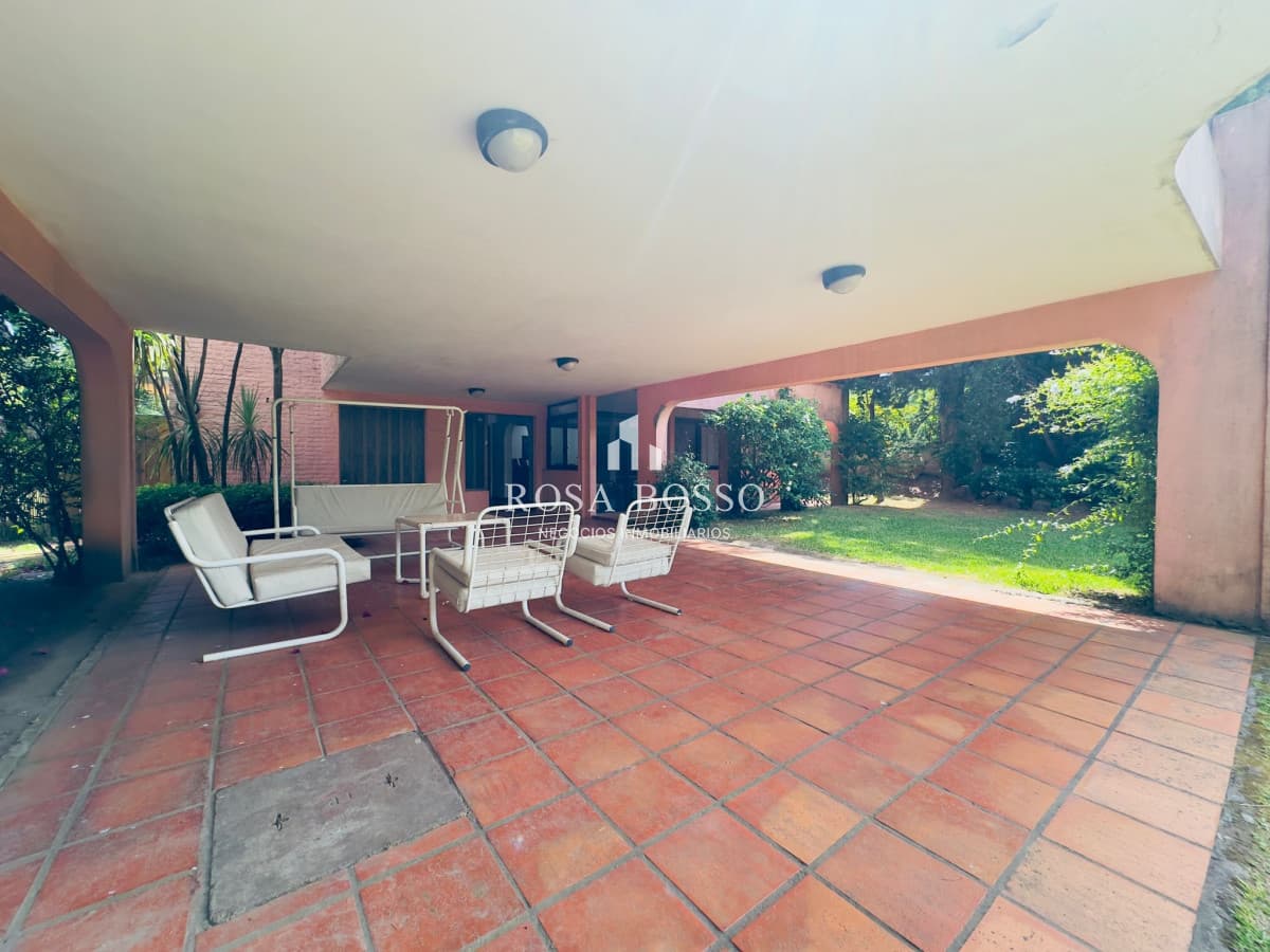 Casa en Venta, 5 dormitorios, 50 metros de la playa.