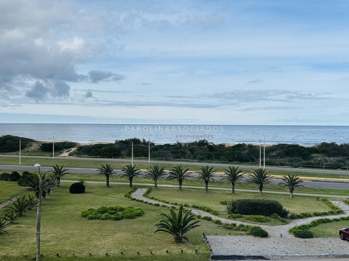 Apartamento en Venta y alquiler de 4 dormitorios en Punta de Este
